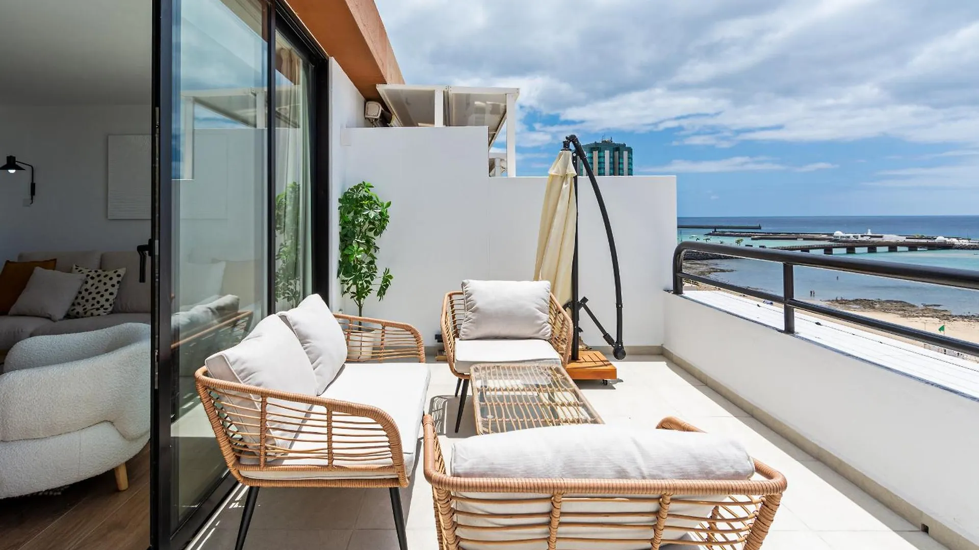 Luxury Ocean Views 2Br House - Private Parking Apartment Arrecife  Arrecife (Lanzarote)