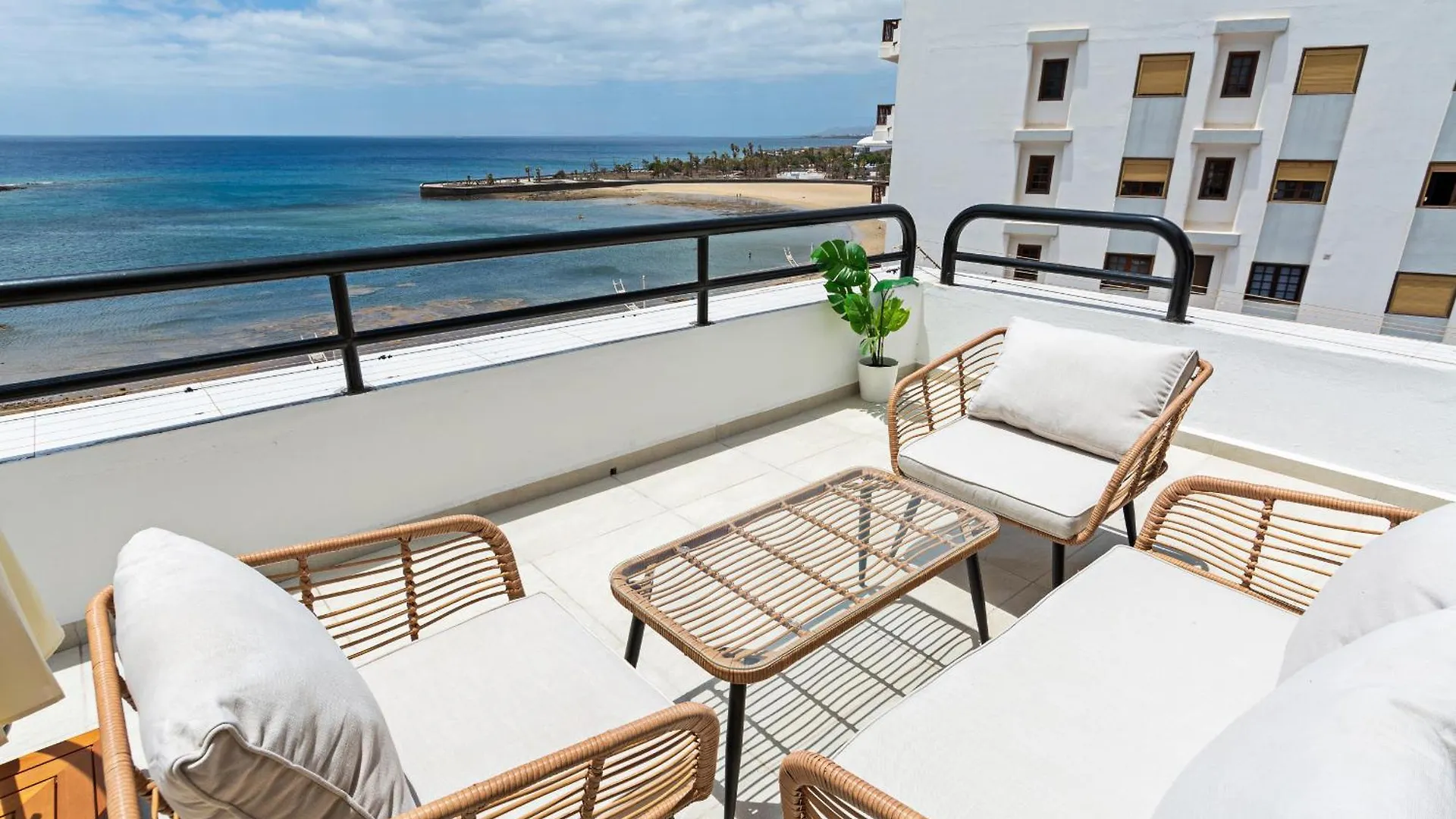 Luxury Ocean Views 2Br House - Private Parking Apartment Arrecife